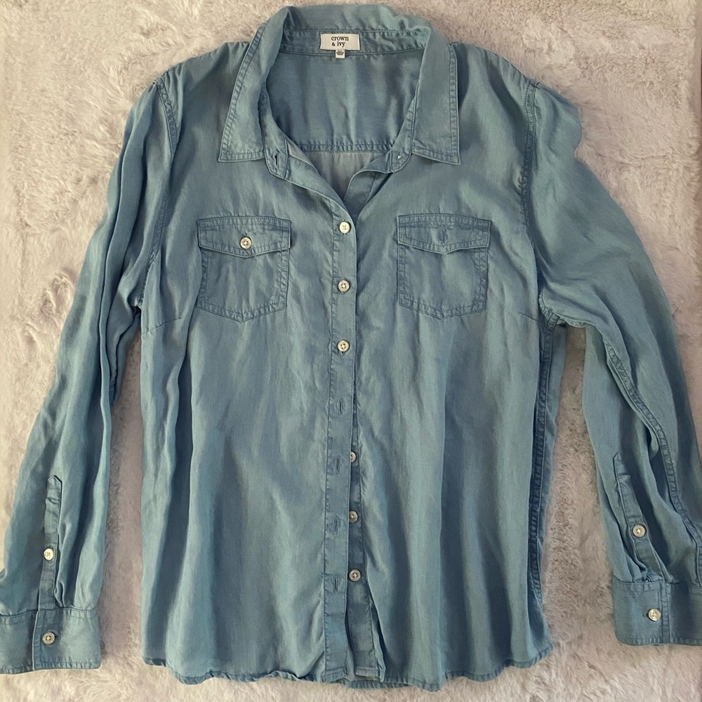 Crown & Ivy Light Blue Button-down